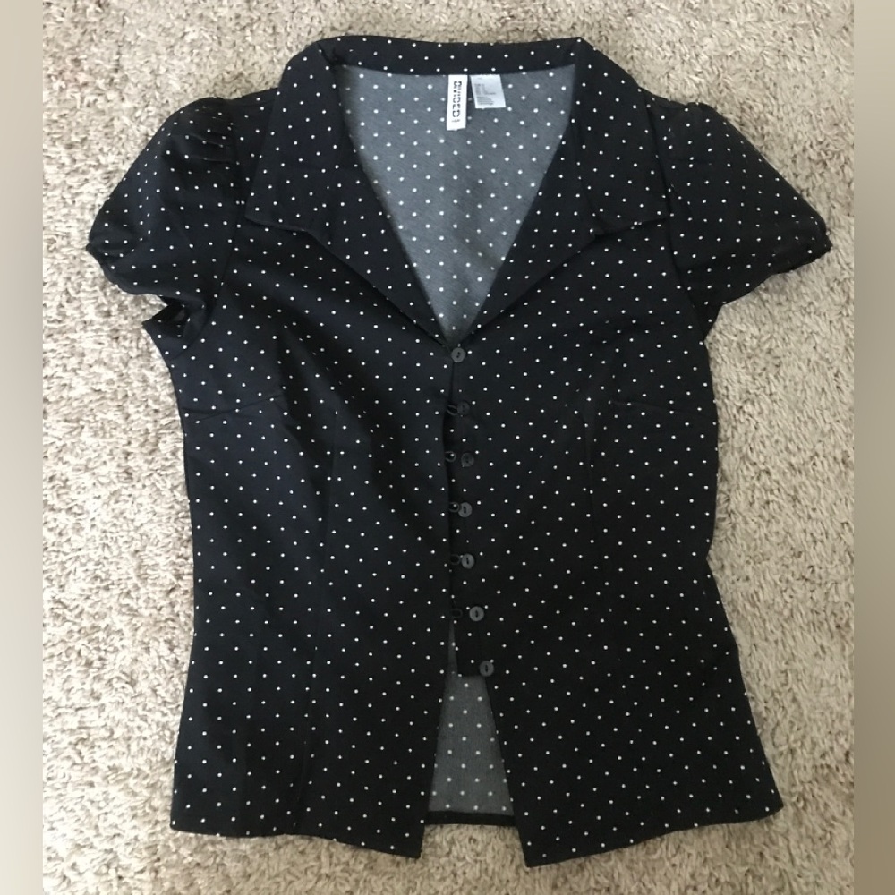 Button-Front Top with Collar - Picture 6 of 8